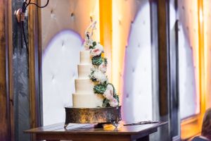 Hoopes Events | Ilana and Dave | Stein Eriksen Lodge | Deer Valley Resort | Park City Utah | Flower-Adorned Wedding Cake Ilana_Dave_Stein_Eriksen_Lodge_Deer_Valley_Park_City_Utah_Flower_Adorned_Wedding_Cake.jpg