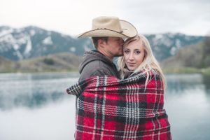 Hoopes Events | Kristin and Haven | Blacksmith Fork Canyon | Hyrum Utah | Couple Wrapped in a Blanket on a Frosty Morning Kristin_Haven_Blacksmith_Fork_Canyon_Hyrum_Utah_Couple_Wrapped_in_Blanket.jpg