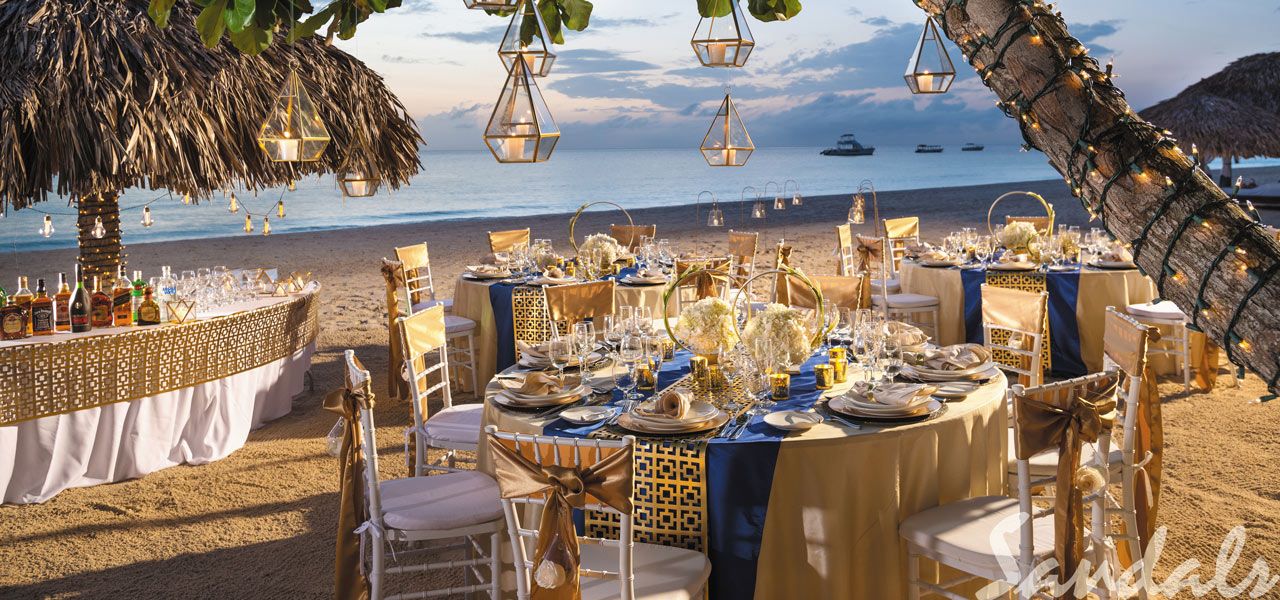 Hoopes_Travel_Sandals_Destination_Wedding_Band_of_Gold_Reception.jpg