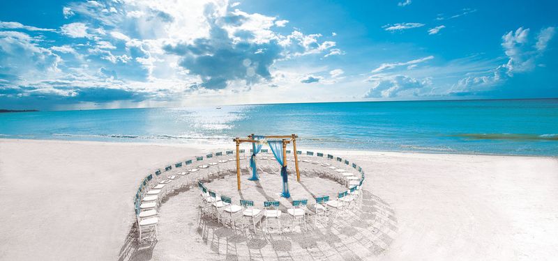 Hoopes Events Expert Sandals Beaches Weddings And Life Events