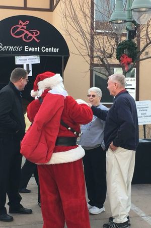 Hoopes Events | Zermatt Swiss Christmas | 2017 | Zermatt Utah Resort | Midway Utah | Santa Chatting With the Fans Zermatt_Swiss_Christmas_2017_Zermatt_Utah_Resort_Midway_Utah_Santa_Chatting_With_Fans.jpg