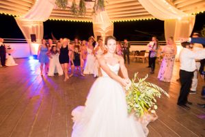 Hoopes Events | Chelsea and Walker | Red Cliff Ranch | Heber City Utah | Tossing the Bouquet Chelsea_Walker_Red_Cliff_Ranch_Heber_City_Utah_Bouquet_Toss.jpg
