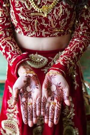Mehndi | Indian Bride's Hands Pre-Ceremony
