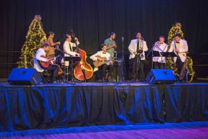 Band on Stage Sizzling Platters 2015
