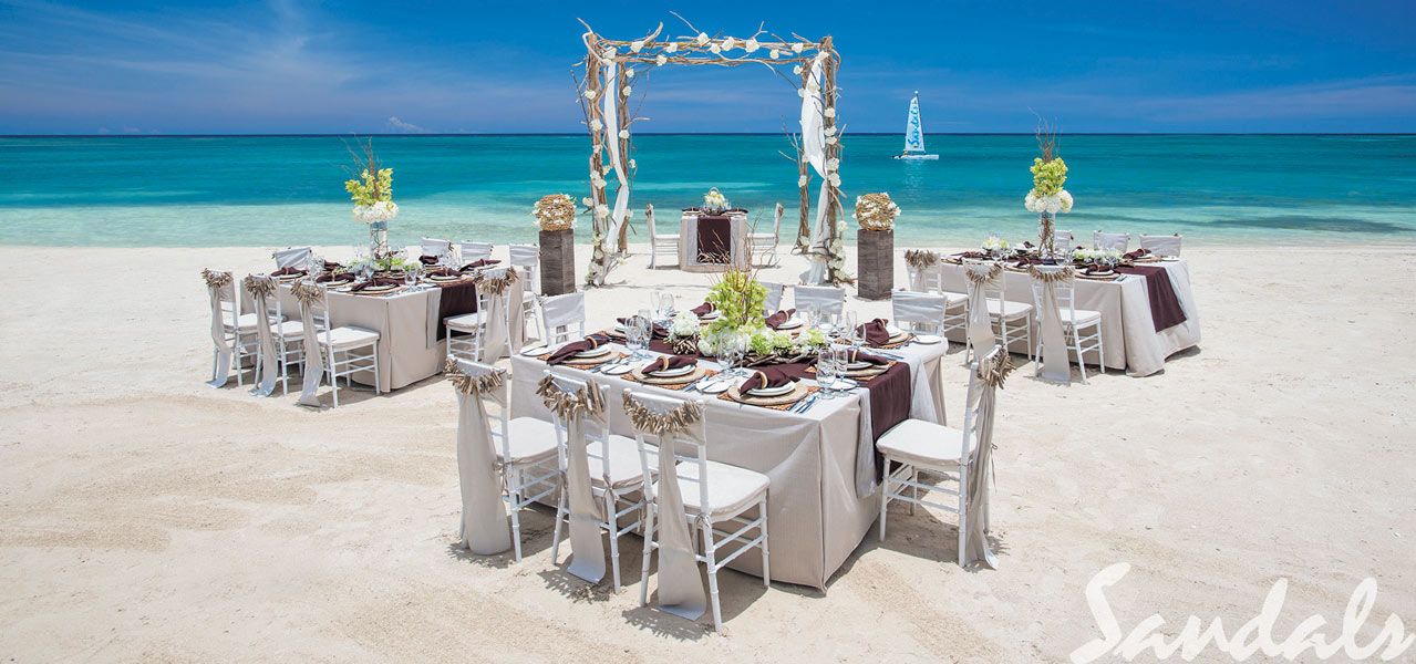 Hoopes_Travel_Sandals_Destination_Wedding_Caribbean_Breezes_Reception.jpg