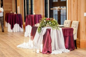 Elegant Head Table Display Decor