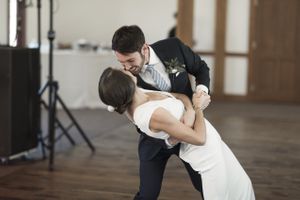 First Dance - Dip Bride and Groom