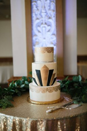 Hoopes Events | Chloe and Austin | Ben Lomond Suites | Ogden Utah | The Great Gatsby Wedding | Gatsbyesque Wedding Cake Chloe_Austin_Ben_Lomond_Suites_Ogden_Utah_Great_Gatsby_Gatsbyesque_Wedding_Cake.jpg