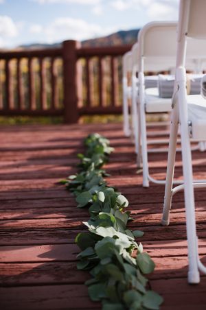 Green Leafy Aisle Runner Details
