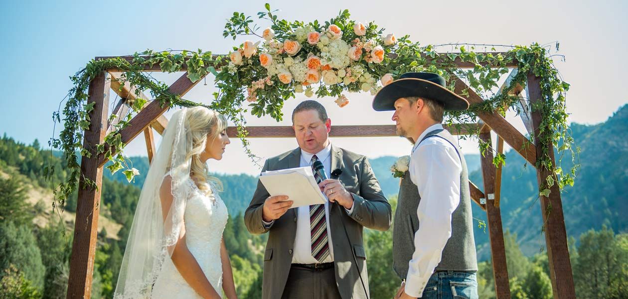 Hoopes Events | Kristin and Haven | Blacksmith Fork Canyon | Hyrum Utah | Top Banner - Decor Kristin_Haven_Blacksmith_Fork_Canyon_Hyrum_Utah_Top_Banner_Decor.jpg
