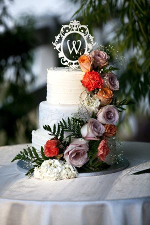Hoopes Events | Natalie and Brad | South Jordan Utah | Wedding Cake with Flower Draping Natalie_Brad_South_Jordan_Utah_Flower_Wedding_Cake.jpg