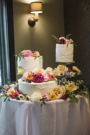Hoopes Events | Claire and Scott | Millcreek Inn | Salt Lake City Utah | Wedding Cakes Festooned with Bright Flowers Claire_Scott_Millcreek_Inn_Salt_Lake_City_Utah_Wedding_Cakes_Festooned_With_Bright_Flowers.jpg