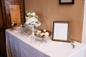 Beautiful White Wedding Cake Reception Details