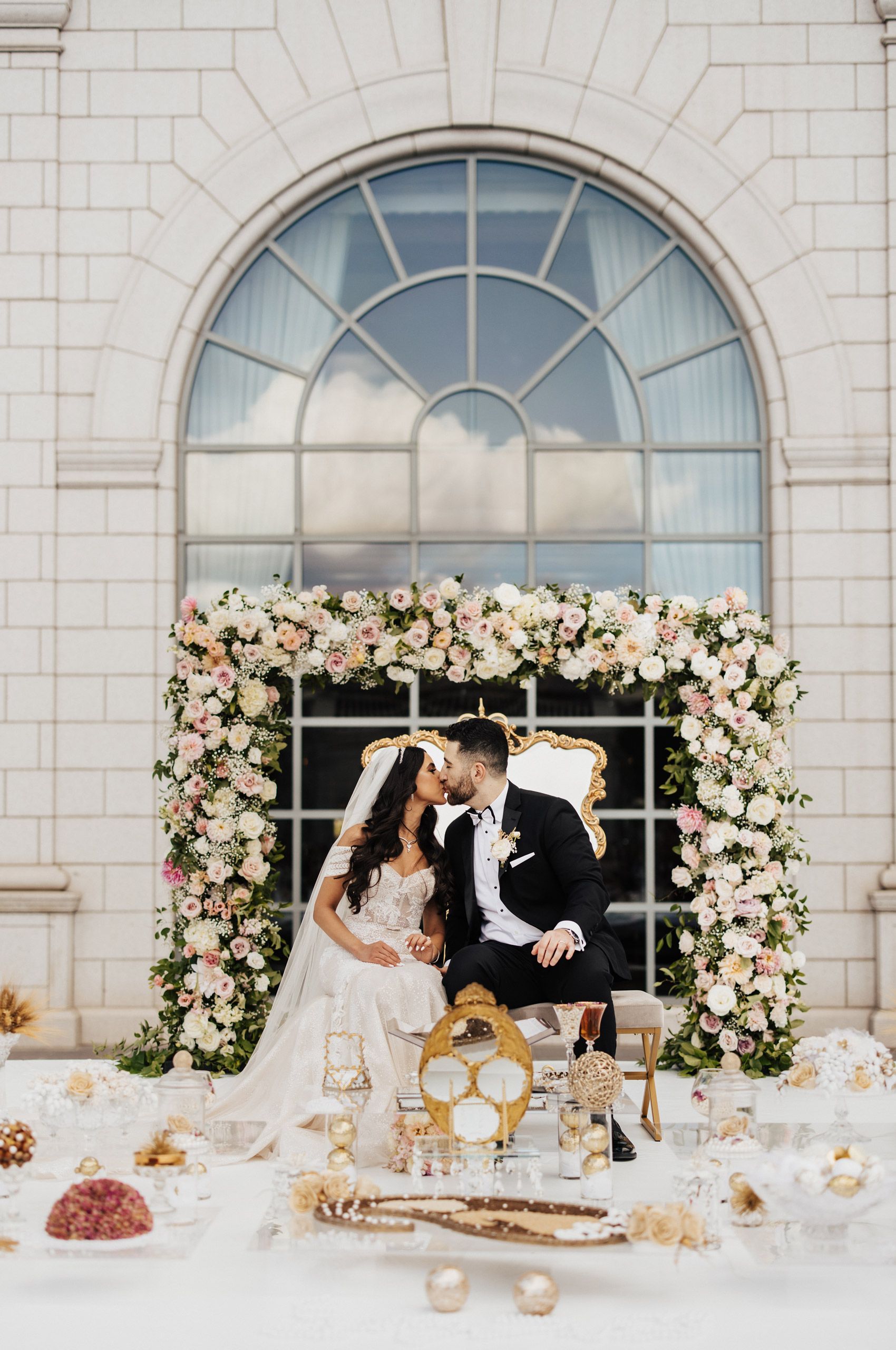 Couple Kissing Sofreh Aghd
