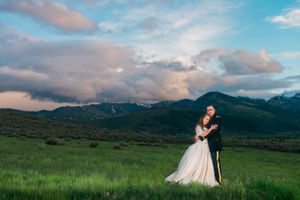 Hoopes Events | Katelyn and David | Park City Utah | Couple Embraces at Sunset Katelyn_David_Park_City_Utah_Couple_Embrace_Sunset.jpg