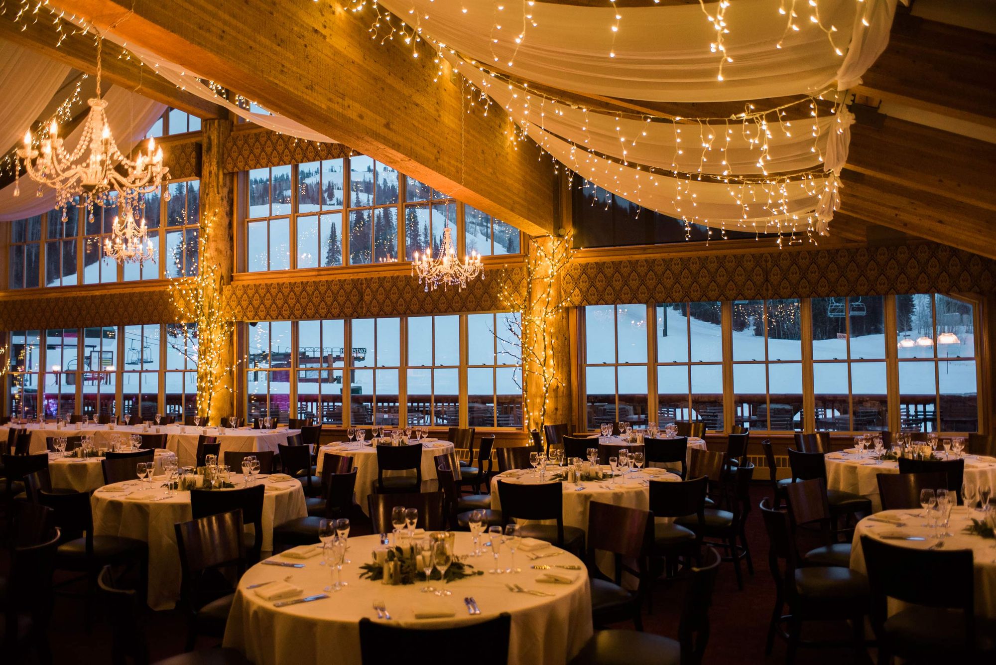 Julia_Mark_Silver_Lake_Lodge_Deer_Valley_Resort_Park_City_Utah_Draped_Ceiling_Lighted_Chandeliers.jpg
